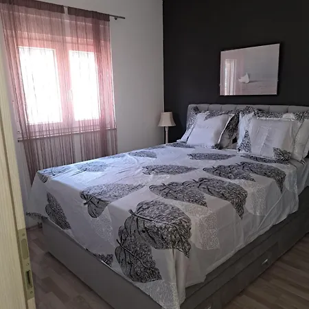 Zoran Apartment Drage